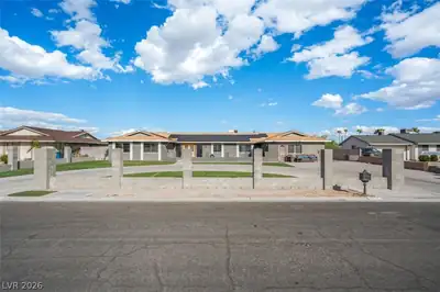 1936 Casa Vista Drive, Las Vegas, NV 89146 Front of Structure