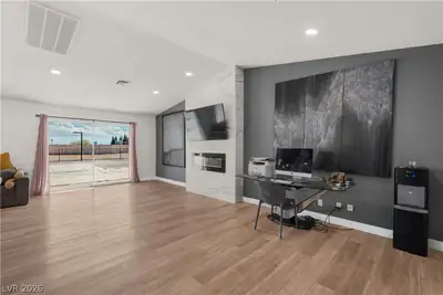 1936 Casa Vista Drive, Las Vegas, NV 89146 Living Room