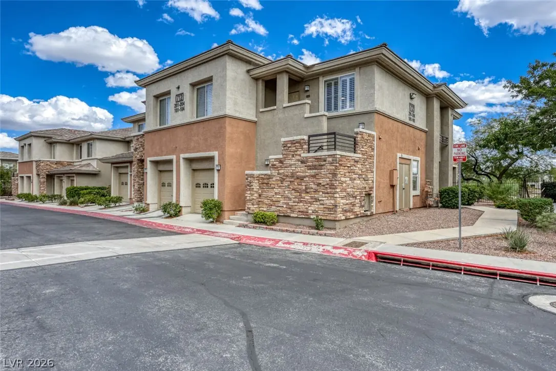 712 Peachy Canyon Circle 204