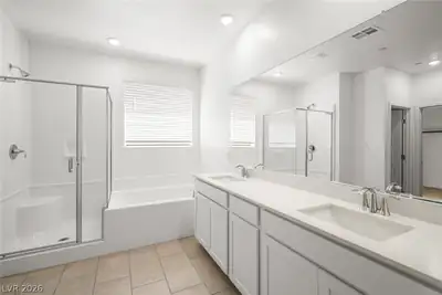 1429 Bianca Falls Drive Primary Bathroom