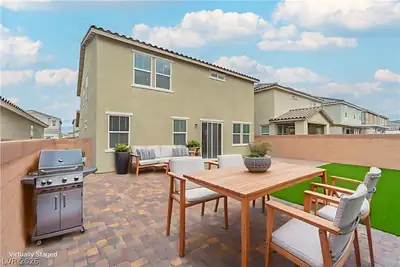 3765 Osiris Avenue Patio