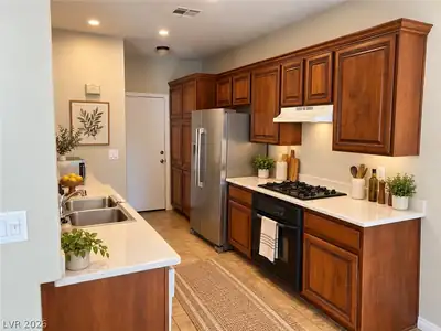 9745 Wailings Avenue, Las Vegas, NV 89148 Kitchen