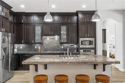 27 Contrada Fiore Drive, Henderson, NV 89011 Kitchen