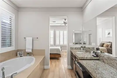 27 Contrada Fiore Drive, Henderson, NV 89011 Primary Bathroom