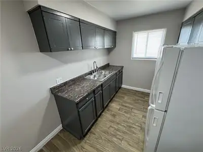 1300 North 22nd Street 4, Las Vegas, NV 89101 Kitchen