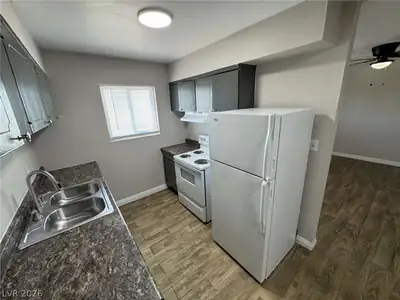 1300 North 22nd Street 4, Las Vegas, NV 89101 Kitchen