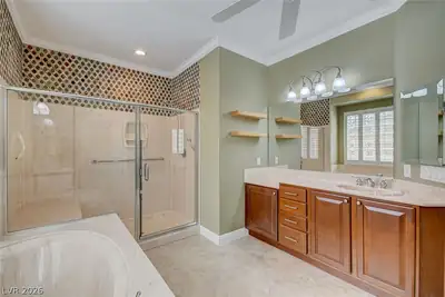 4648 Riva De Romanza Street Primary Bathroom