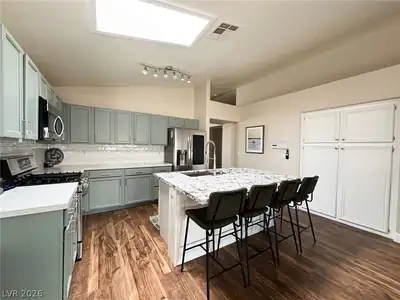 7868 Fall Harvest Drive, Las Vegas, NV 89147 Kitchen