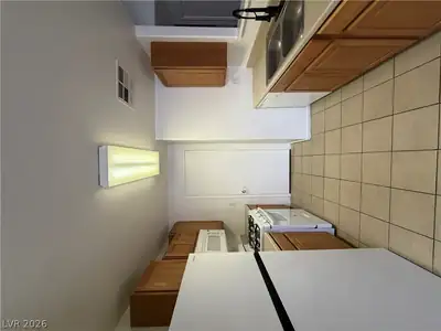 8250 North Grand Canyon Drive 1105, Las Vegas, NV 89166 Kitchen