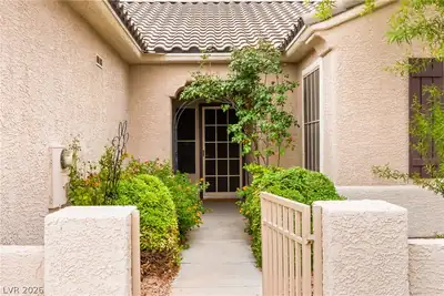 2625 Langford Avenue, Henderson, NV 89052 Front of Structure