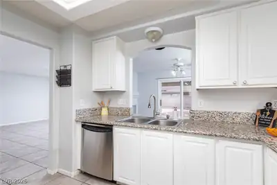 10272 Ghost Gum Street, Las Vegas, NV 89183 Kitchen