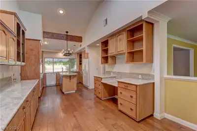 2925 South Bronco Street, Las Vegas, NV 89146 Kitchen