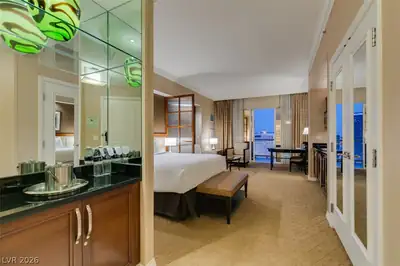 135 East HARMON Avenue 1817, Las Vegas