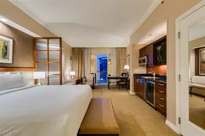 135 East HARMON Avenue 1817, Las Vegas, NV 89109 Bedroom