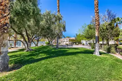 7955 West Rochelle Avenue, Las Vegas, NV 89147 Yard