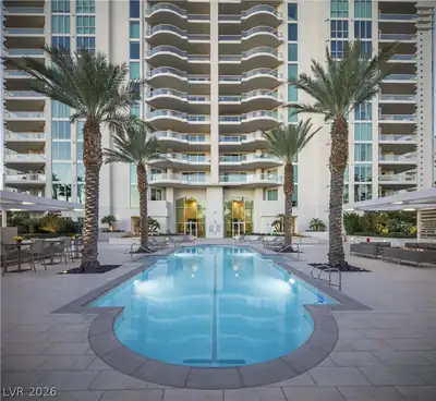 2777 Paradise Rd 3302, Las Vegas, NV 89109 Pool