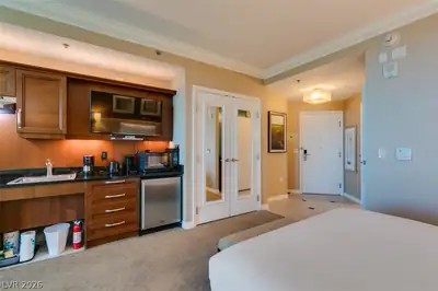 125 East HARMON Avenue 518, Las Vegas, NV 89109 Kitchen