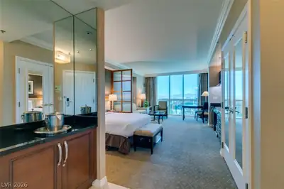 125 East HARMON Avenue 518, Las Vegas, NV 89109 Bedroom