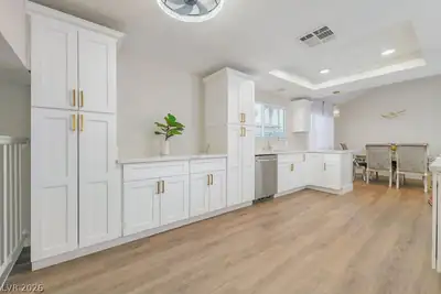 1662 Papaya Court, Las Vegas, NV 89119 Kitchen