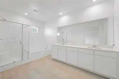 8142 Gusty Brook Street, Las Vegas, NV 89113 Primary Bathroom
