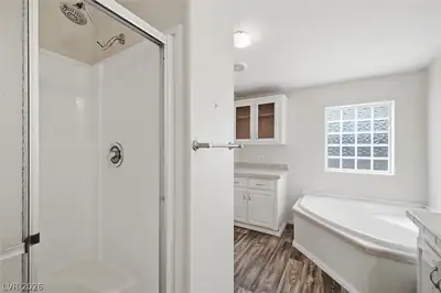 4361 West Hardy Lane, Pahrump, NV 89048 Primary Bathroom