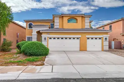 4871 Lionesse Court, Las Vegas, NV 89130 Front of Structure