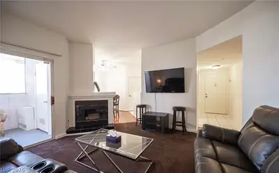 6480 Annie Oakley Drive 213, Las Vegas, NV 89120 Living Room