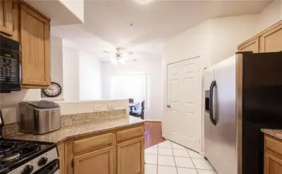 6480 Annie Oakley Drive 213, Las Vegas, NV 89120 Kitchen