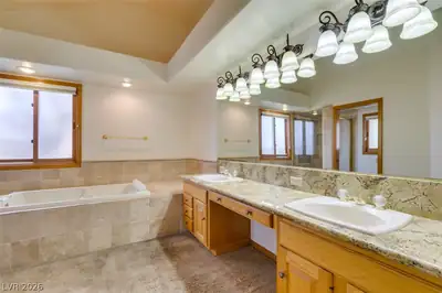 7647 Boca Raton Drive Primary Bathroom