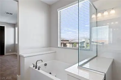 7665 Serenity Bay Lane Primary Bathroom