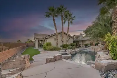 60 Chapman Heights Street, Las Vegas, NV 89138 