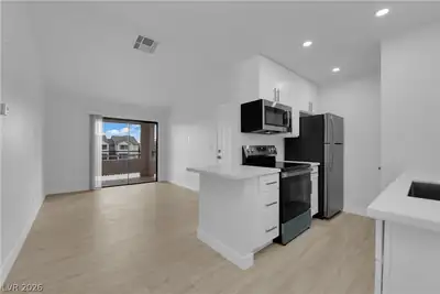 5111 Lindell Road 202, Las Vegas