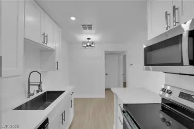 5111 Lindell Road 202, Las Vegas, NV 89118 Kitchen