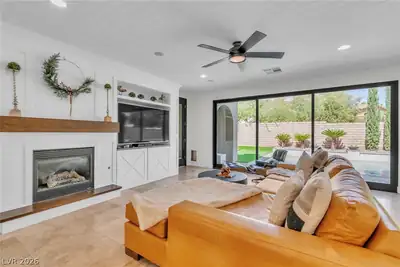 896 Las Palomas Drive, Las Vegas, NV 89138 Living Room
