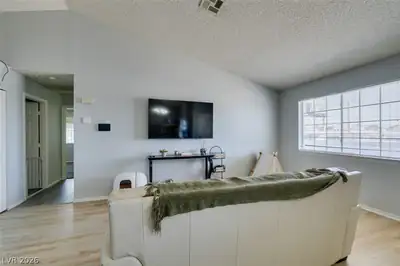 5335 Rod Court 104, Las Vegas, NV 89122 