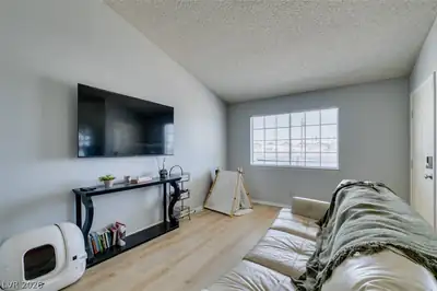 5335 Rod Court 104, Las Vegas, NV 89122 