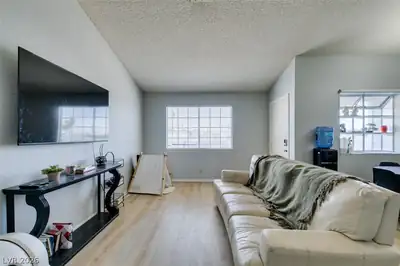 5335 Rod Court 104, Las Vegas, NV 89122 