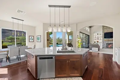 1 Camino Barcelona Place, Henderson, NV 89011 Kitchen