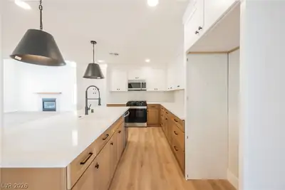 261 Domani Drive, Henderson, NV 89074 Kitchen