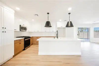 261 Domani Drive, Henderson, NV 89074 Kitchen