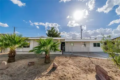 1115 Arrowhead Avenue, Las Vegas, NV 89106 Front of Structure