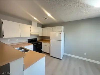 1914 Dwarf Star Drive 2029, Las Vegas, NV 89115 Kitchen