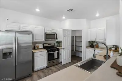 2204 Spartan View Court, Las Vegas, NV 89123 Kitchen