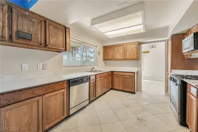 4640 Freshwater Drive, Las Vegas, NV 89103 Kitchen