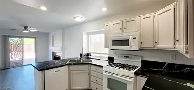 73 Sea Holly Way, Henderson, NV 89074 Kitchen