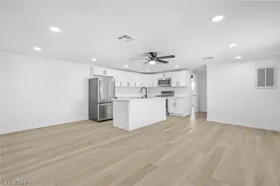 2233 Toiyabe Street, Las Vegas, NV 89156 Kitchen