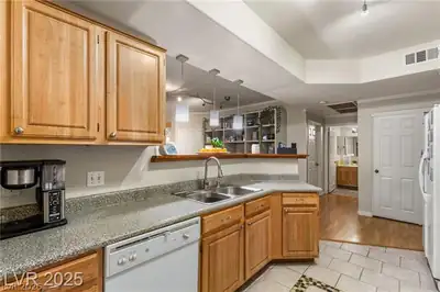 5855 Valley Drive 1080 Kitchen