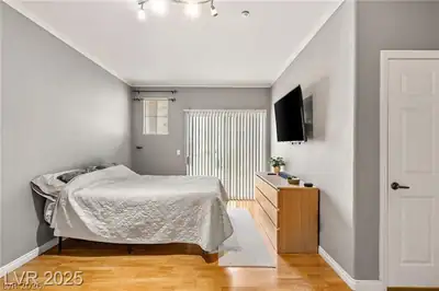 5855 Valley Drive 1080 Bedroom