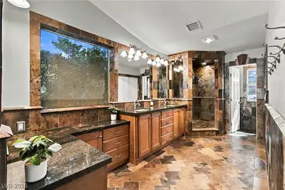 5609 Great Gorge Court, Las Vegas, NV 89149 Primary Bathroom