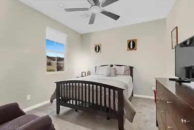 40 Flora Sagio Avenue Bedroom